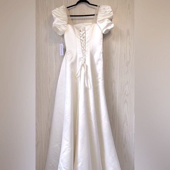NELLIE – Jadore by Elle Mae Off-White Puff-Sleeve Wedding Dress Size 10 NWT - Picture 5 of 6